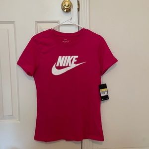 NEW WITH TAGS: Pink Nike tshirt size small